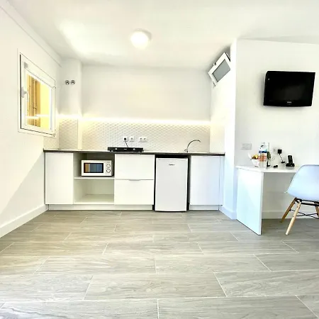 Reformed Studio, Free Wifi,Rooftop Pool With View, Near Playa Jardin * Puerto de la Cruz (Tenerife)