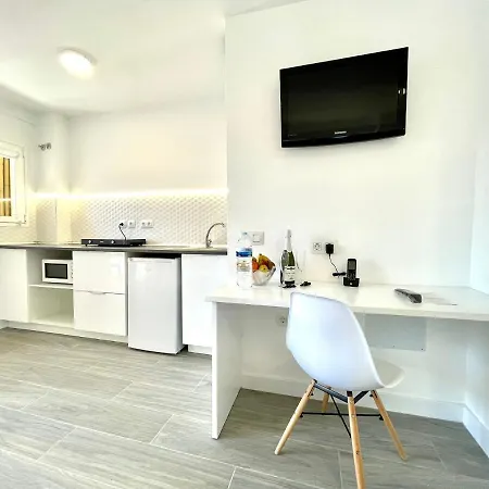 Reformed Studio, Free Wifi,Rooftop Pool With View, Near Playa Jardin